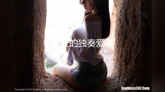  性感包臀裙勾搭上了一个很努力的女销售，没想到到了酒店这么放的开