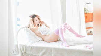 KTV妖艳性感的高颜值坐台美女约到家中玩弄操逼，极品蝴蝶美穴干的淫水直流，疯狂抽插快射时拔出鸡巴射她嘴里!