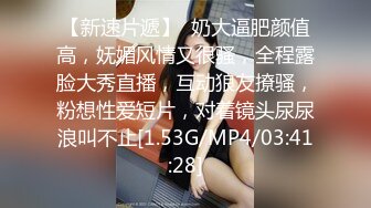 还在哺乳期的美女