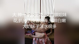 情趣酒店白色大床近景偷拍健壮小伙看黄片撸管等女朋友过来激情啪啪