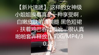 颜值不错甜美妹子啪啪，乳推口交上位骑坐自己动后入猛操