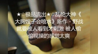 【快递小妹】菜鸟驿站露出，取快递人来人往，大尺度，业主就在背后都敢露，超刺激 (1)