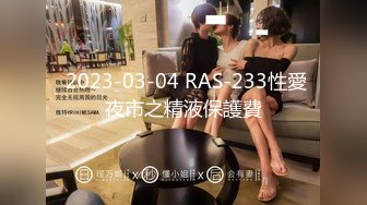 自我陶醉式的肉肉妹子，口交挑逗男友，特写厚实的蝴蝶逼